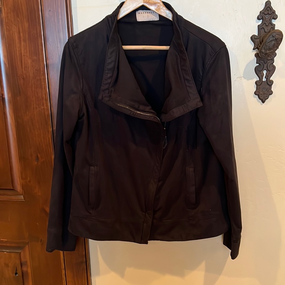 Asymetric zip jacket